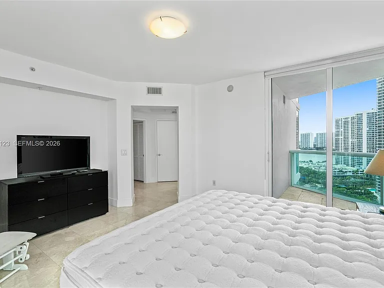 19400 Turnberry Way #1731 — Photo 14