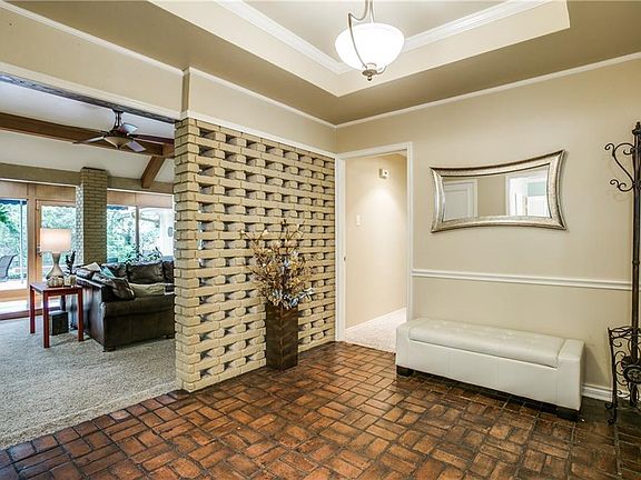 3rd image of 7255 Tangleglen Dr