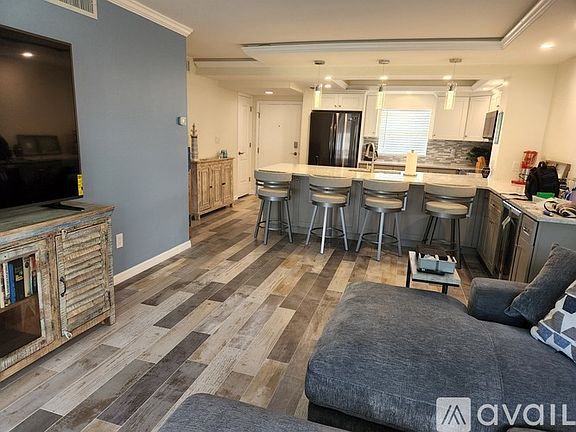 4th image of 1250 N Portofino Dr #203MARLIN
