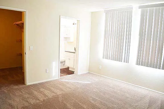 Valley Apartments — Photo 19