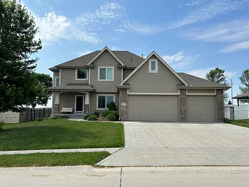 8037 Swallowtail St Photo 1