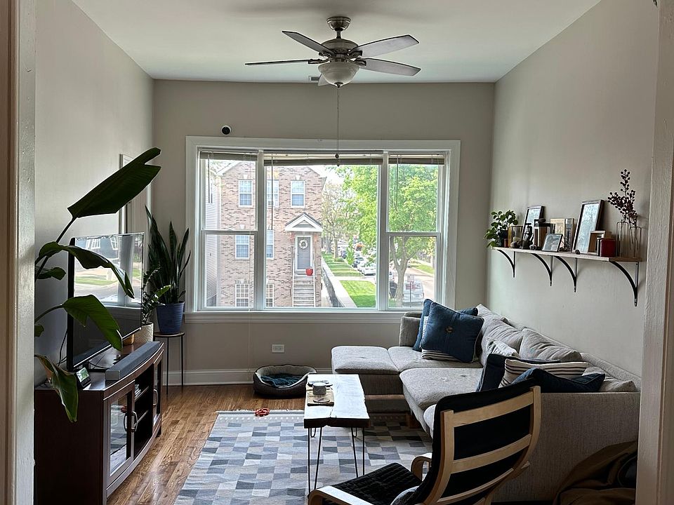 1st image of 1850 N Saint Louis Ave #2F