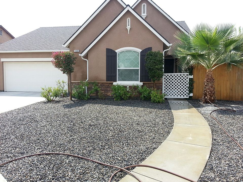 1600 Blackwood Ave, Clovis