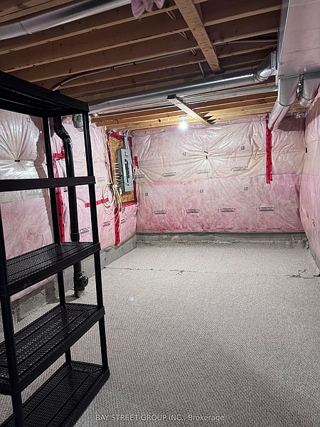 Burlington House for rent - 4 Bedrooms — photo 23
