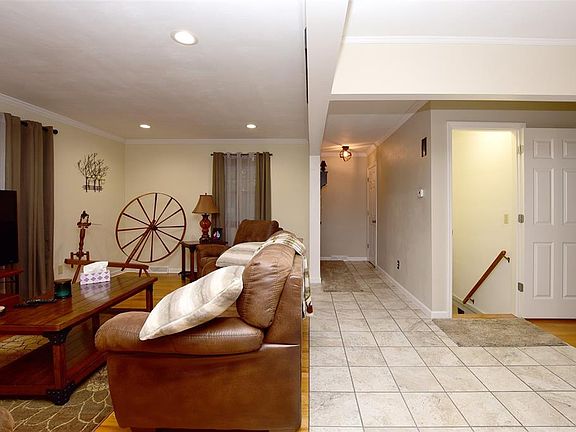 4th image of 29 Woodland Dr