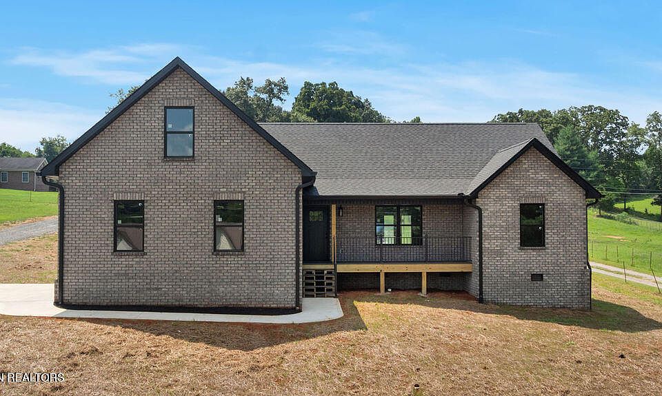 1st image of 1124 Ruby Way
