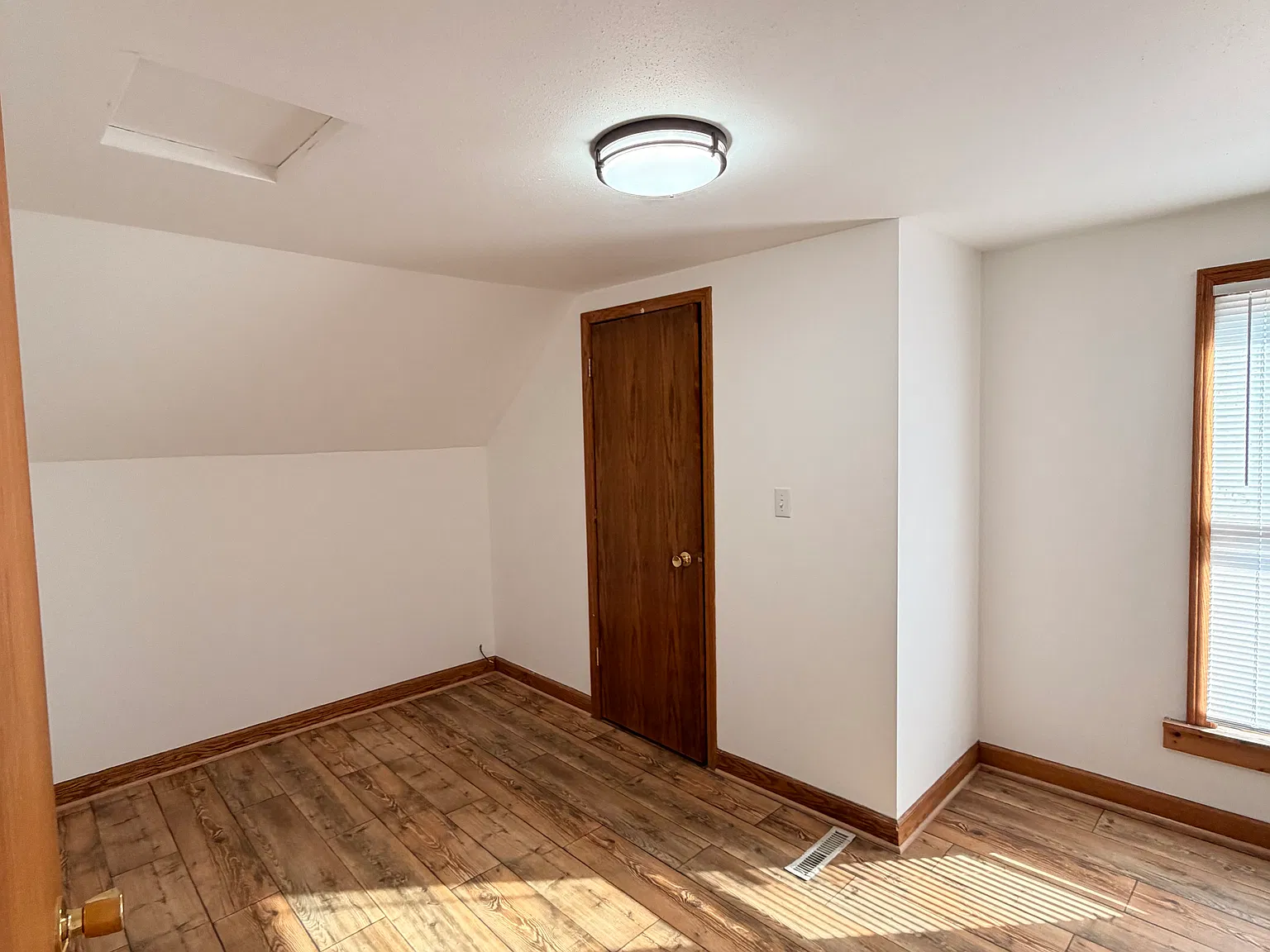 4 bed, $1,500 — Photo 3