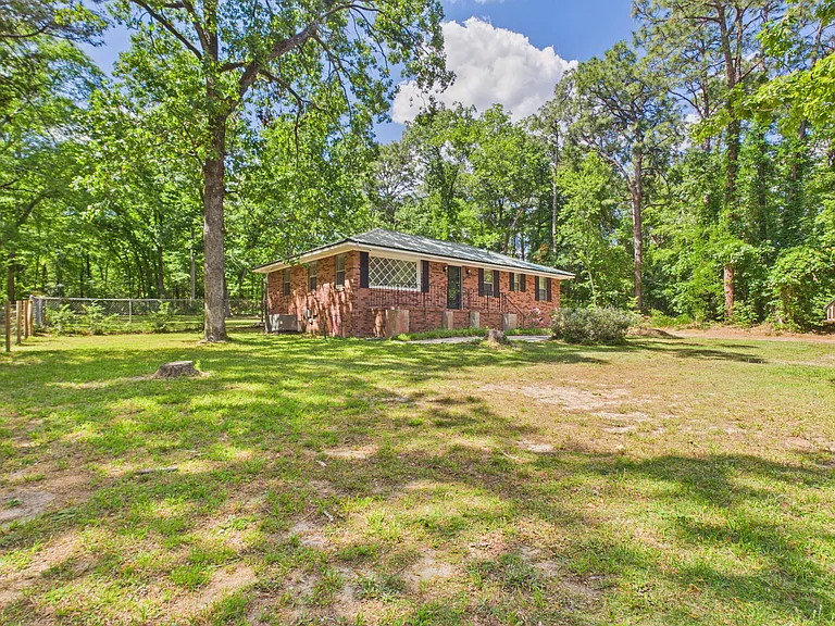 800 Old Whiskey Rd S — Photo 21
