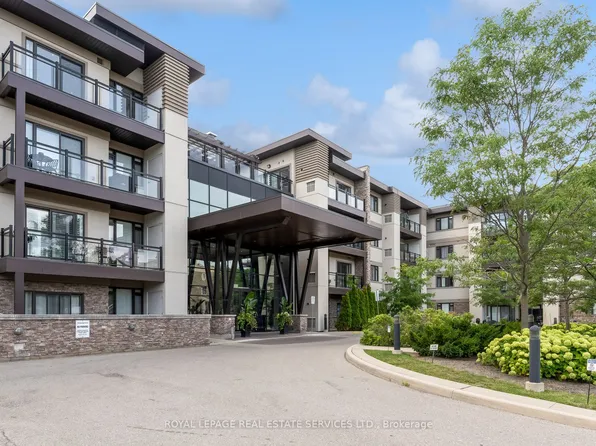 128 Garden Dr #203, Oakville, ON L6K 0H7