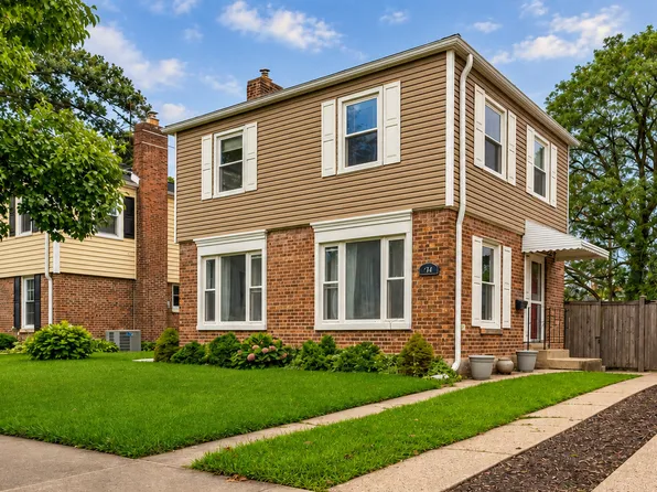 744 Manchester Ave, Westchester, IL 60154