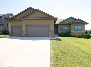 2942 High Bluff Dr, Coralville, IA 52241