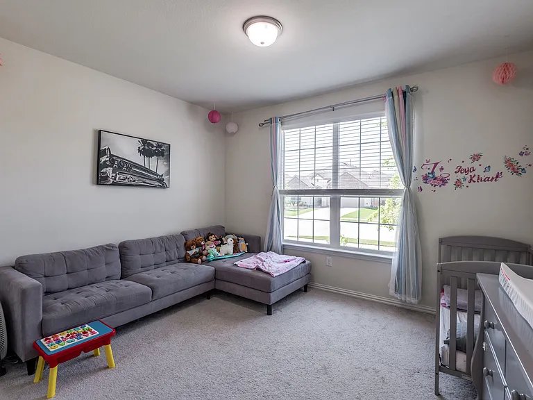 1005 Adelyn St — Photo 3