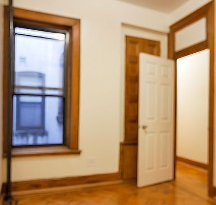 5th image of 676 Lincoln Pl APT 12