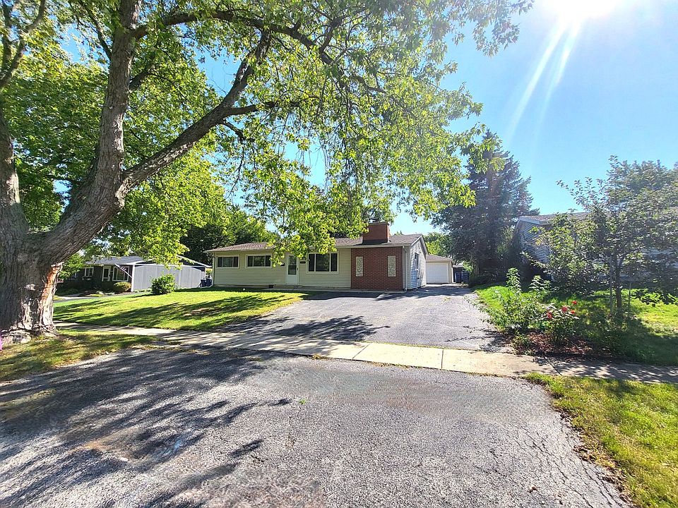 1st image of 18455 W Meadow Ln