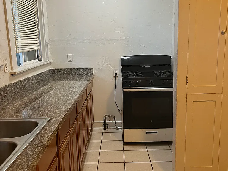 1943 8th Ave #1943 — Photo 4