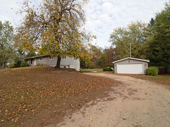 7045 Coon Rock Rd, Arena, WI 53503