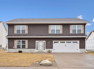 3009 Bryant Blvd SW, Cedar Rapids, IA 52404