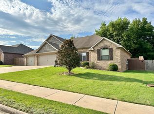 3187 Indian Springs Ave, Springdale, AR 72762