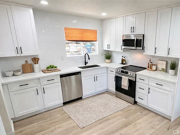 2nd image of 28451 Murrieta Rd