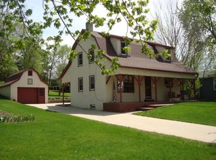 261 Richland Ave, Saint Charles, MN 55972