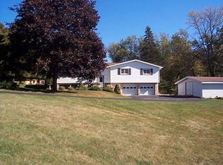 4550 Harvest Cir, Manitowoc, WI 54220