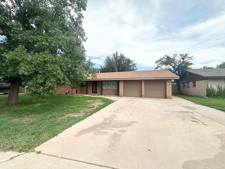 3223 Cimmaron Ave — Photo 1