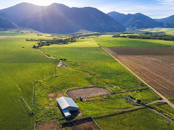 3rd image of 74 Hunter Rd