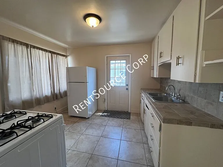 1360 Nancy St — Photo 7