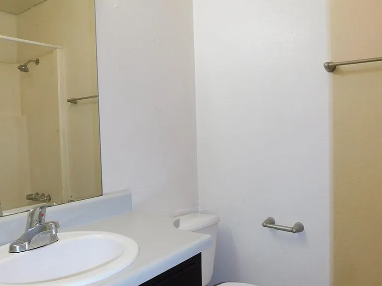 Gant Apartments — Photo 17
