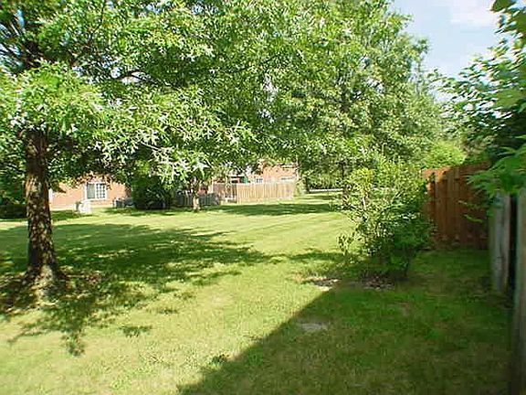 3rd image of 927 Hoover Village Dr #927A