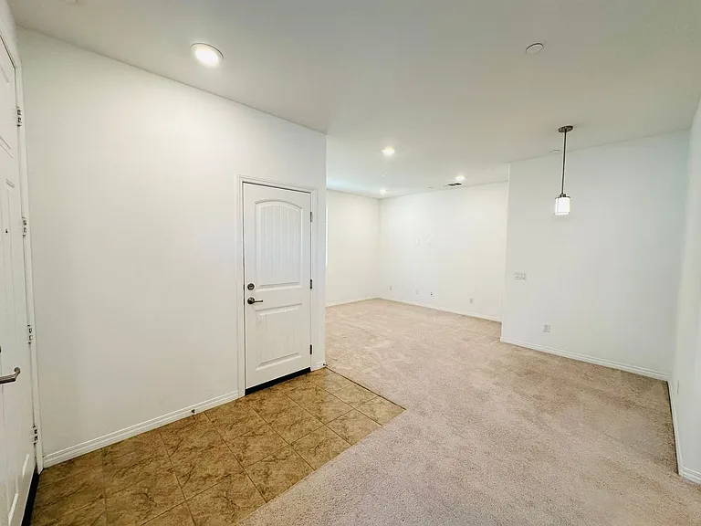 26338 Valencia Way — Photo 6