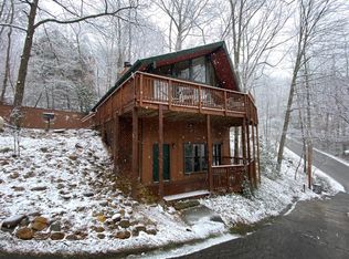 913 Echo Pl, Gatlinburg, TN 37738