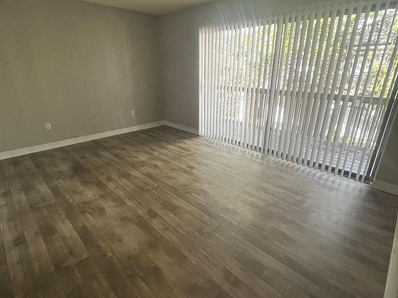 2nd image of 278 Glades Cir #278