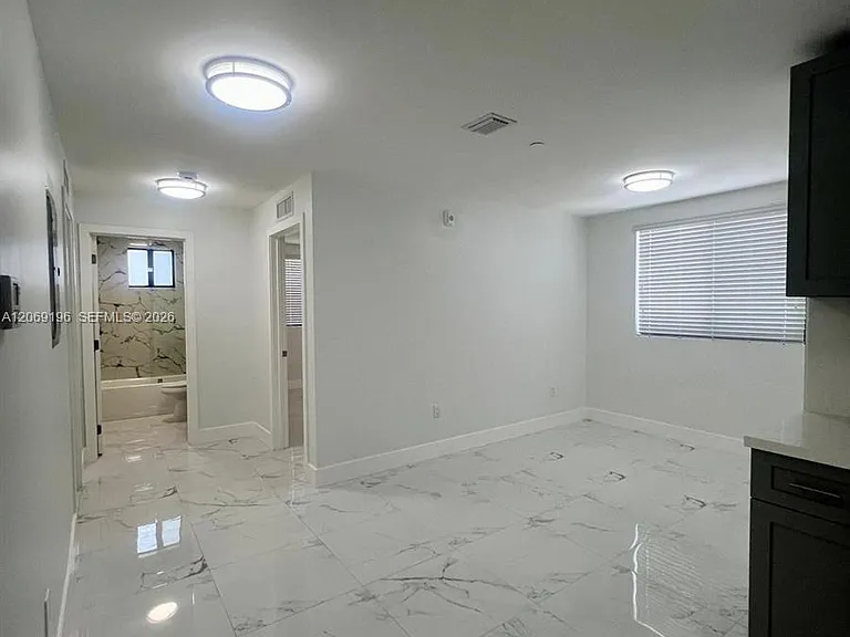 1860 NW 19th St #201 — Photo 10