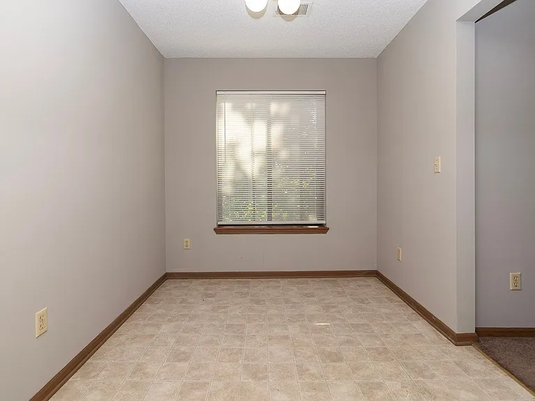 213 W Main St — Photo 16