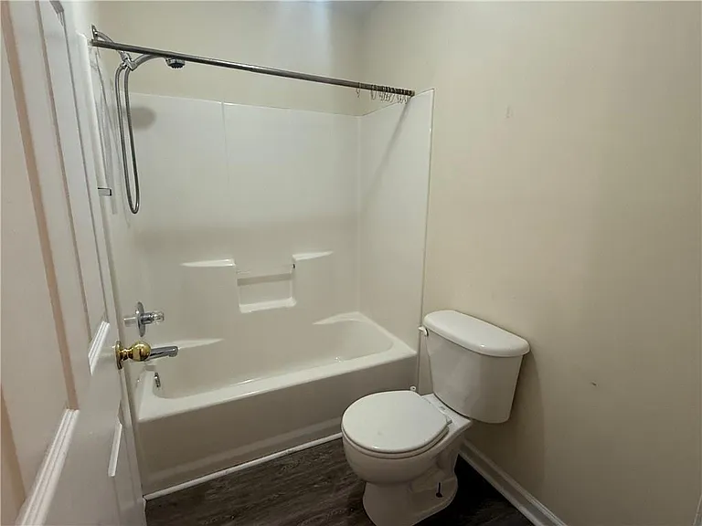 683 Grant St #I — Photo 8