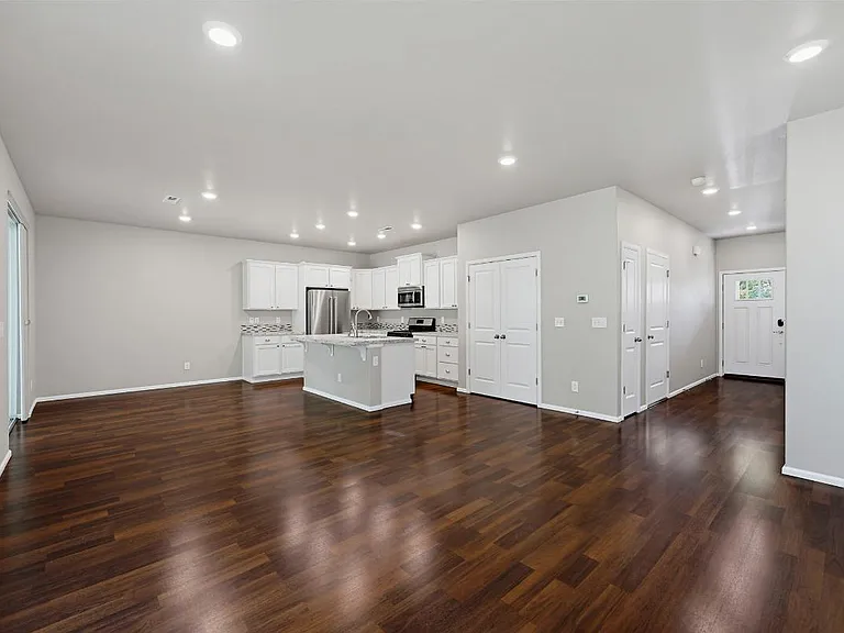 3919 Jett Ln NE — Photo 5
