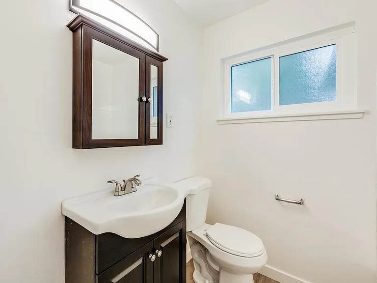 1382 Valota Rd — Photo 17