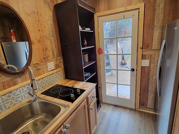 2nd image of 32451 Bryant St Unit A