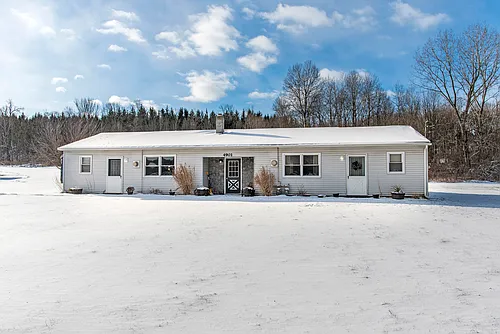 4901 Creaser Rd Photo 1