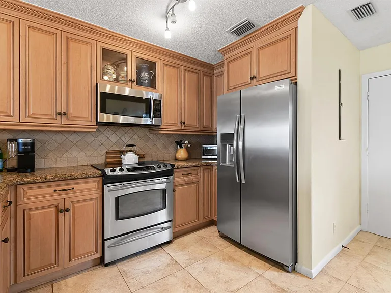 1216 Ocean Dunes Cir — Photo 20