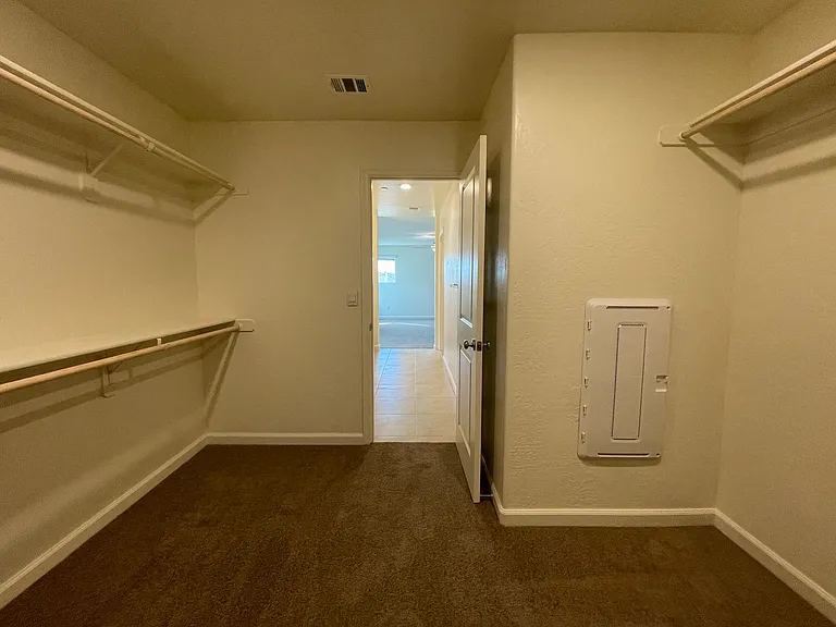 661 Suzanne Dr — Photo 16