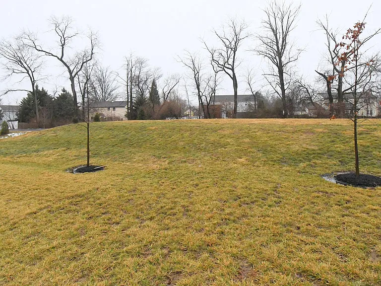 500 Sterling Dr — Photo 50