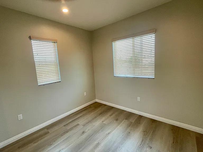 7604 Perry Rd #D — Photo 16