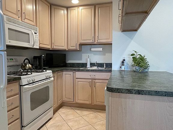 4th image of 162 Morley Cir
