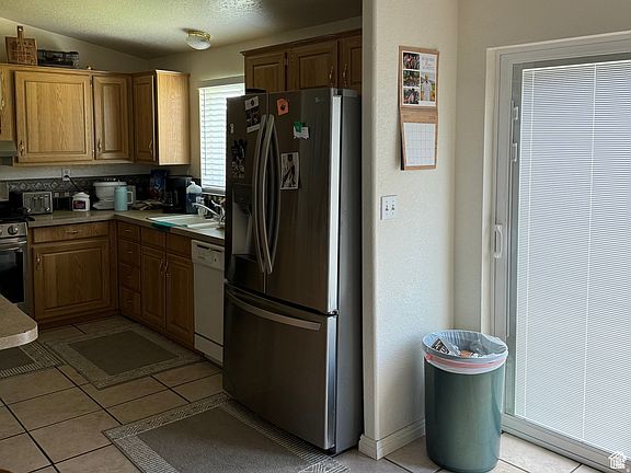 5th image of 810 N 2300 W