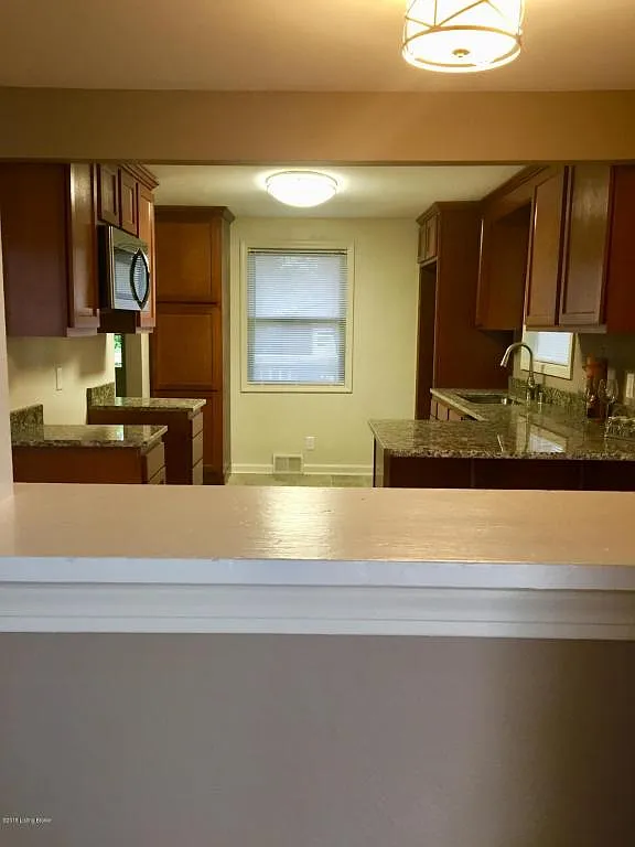 2518 Guelat Ave photo 1