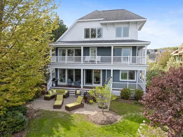 701 E Beach St, Petoskey, MI 49770