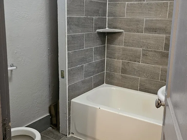 1710 Hardy St — Photo 24