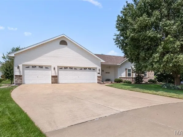 2603 Winter Haven Dr, O'Fallon, MO 63366